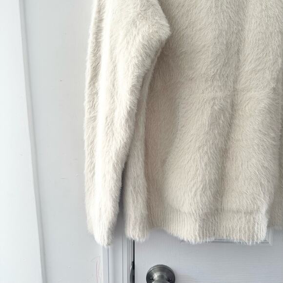 Mersea Iced Latte Cream Chalet Mockneck Fuzzy Knit Kangaroo Pocket Sweater S/M - Picture 4 of 15